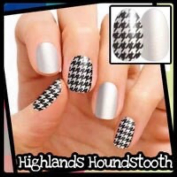 *Retired* Color Street: Highlands Houndstooth | White Black Preppy Shimmer Plaid - Picture 8 of 9